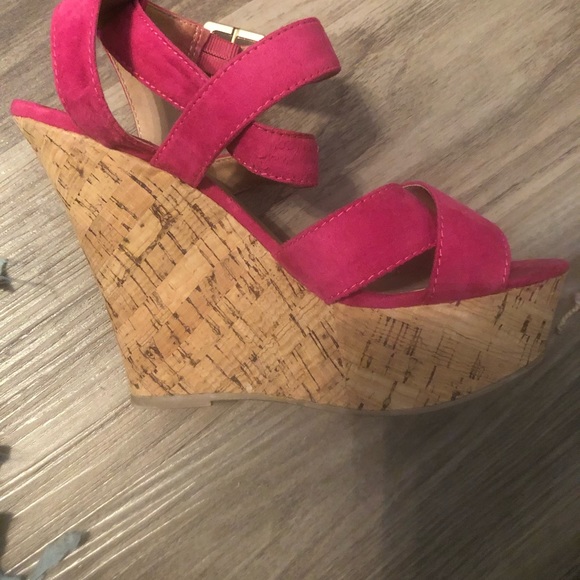 Fuchsia strap wedges - Picture 6 of 6